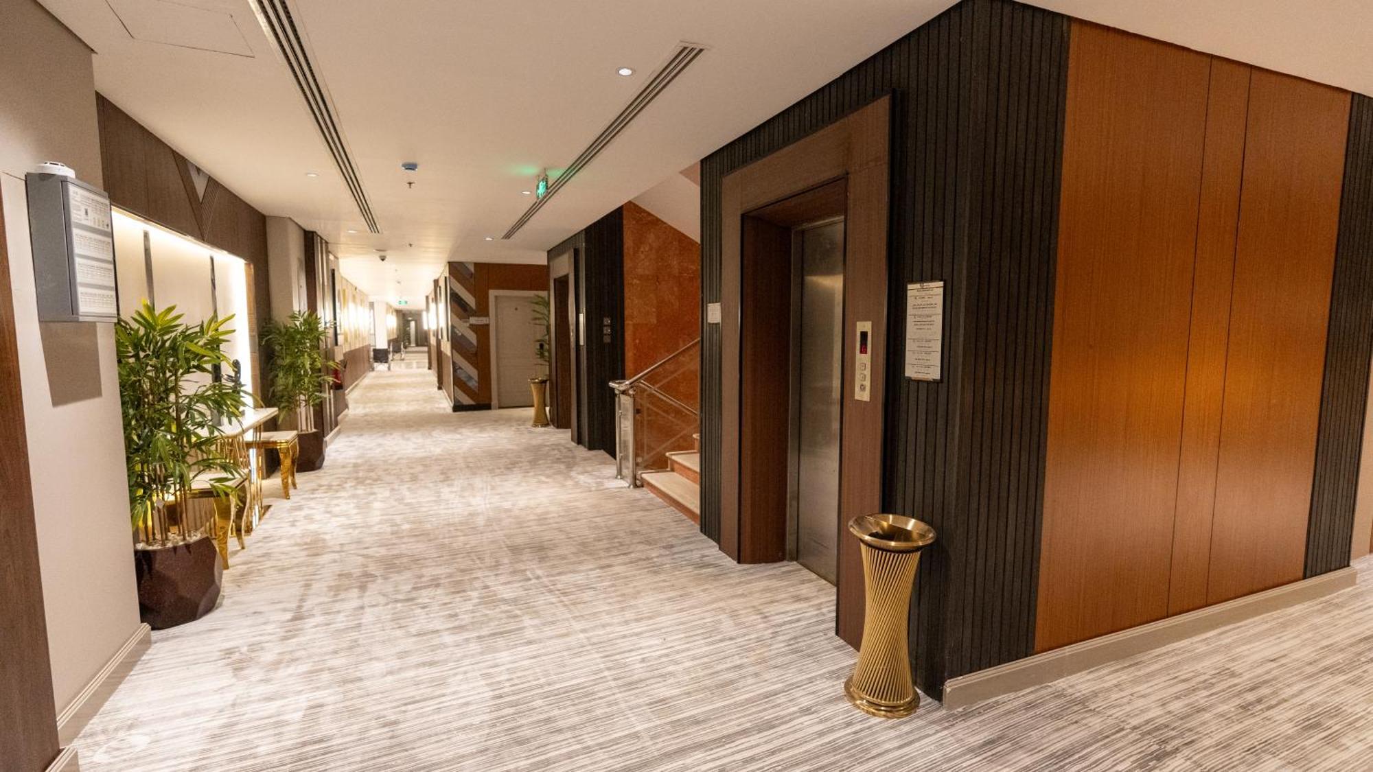 Brzeen Hotel